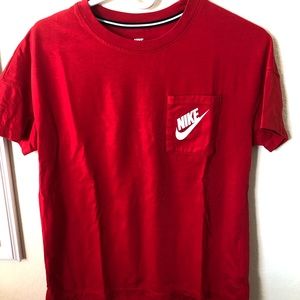 Nike Pocket Tee. Short sleeve